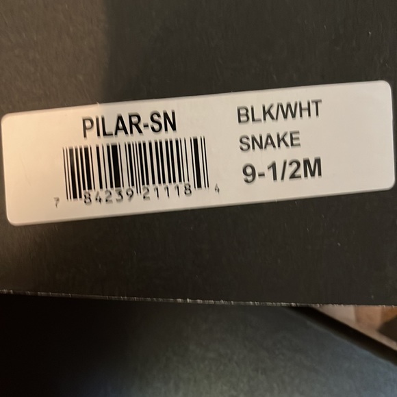 Women’s Pelle Moda snakeskin sandals - Picture 5 of 5